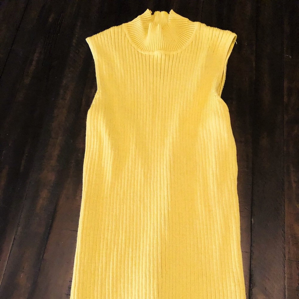 Madison grey sleeveless top- never worn